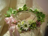 Floral headpiece by Toronto Wedding Florist